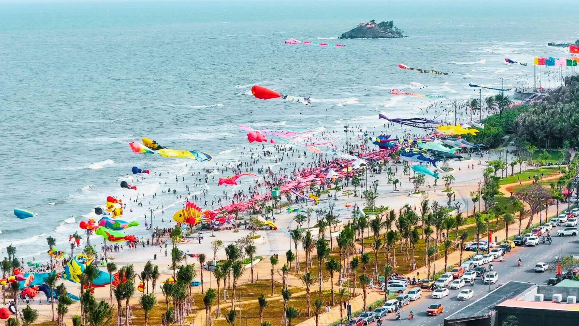 Biển Vũng Tàu rực rỡ trong lễ hội diều, gần vị trí dự án Blanca City Sun Group Vũng Tàu.