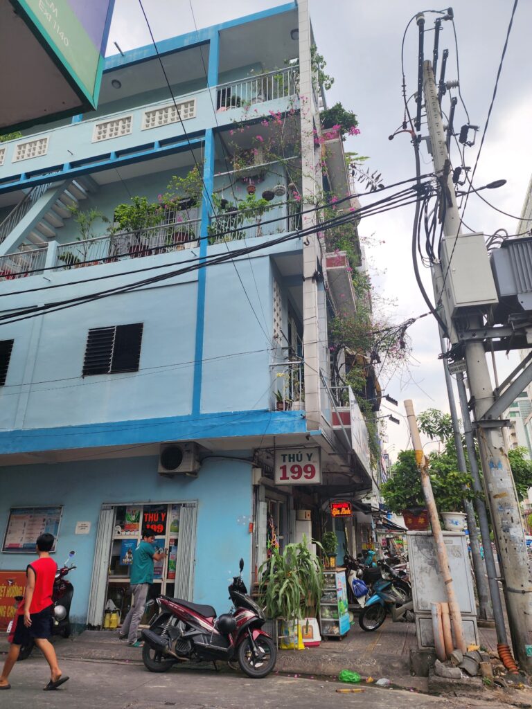 mặt tiền Hoàng diệu Q4